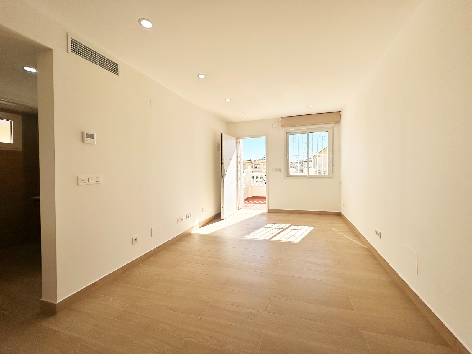 For sale - 2 Bedroom 1 Bathroom Apartment in Orihuela Costa - Costa Blanca  - Alicante