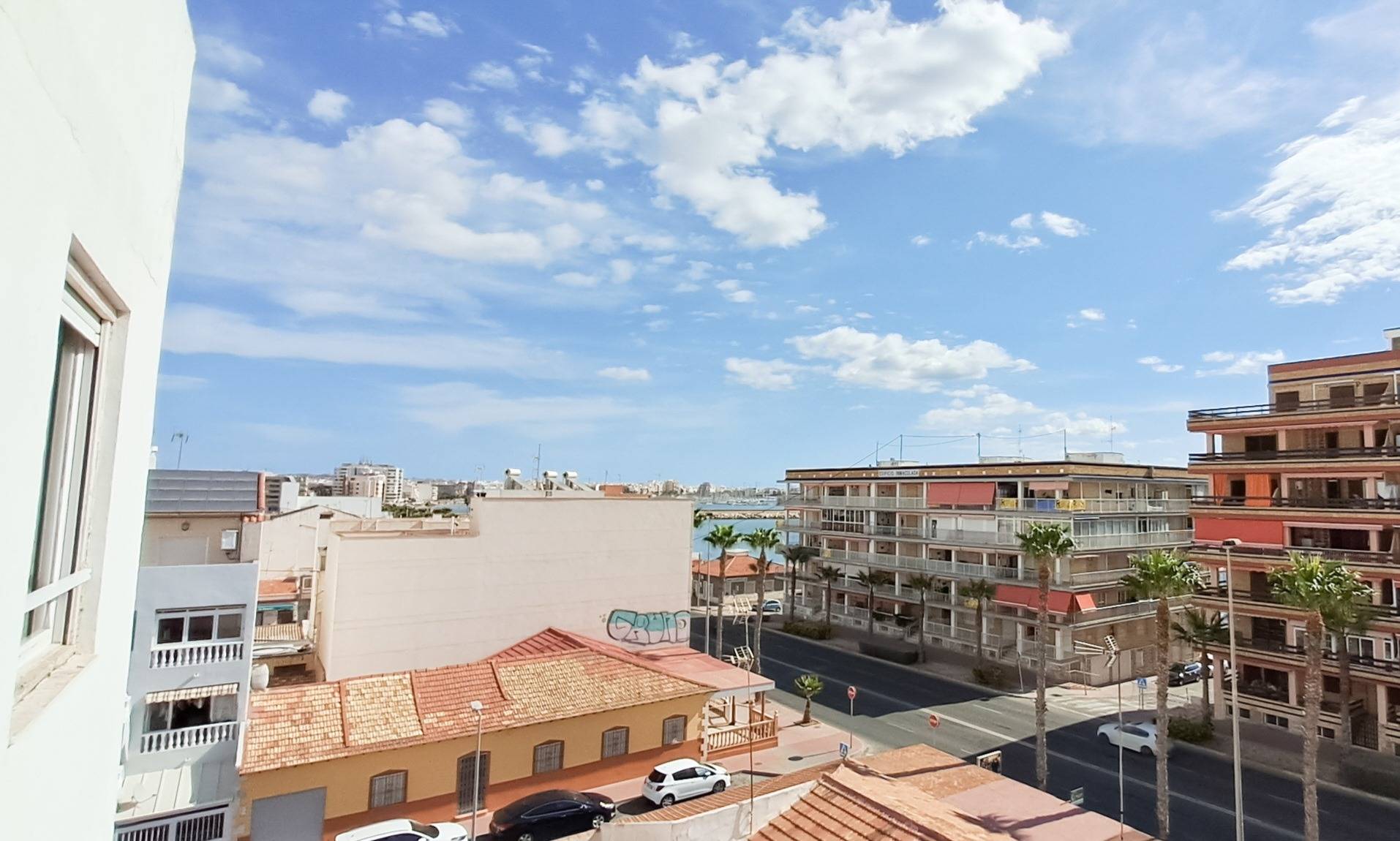 For sale - 3 Bedroom 2 Bathroom Penthouse in Torrevieja - Playa De Los Naufragos  - Alicante