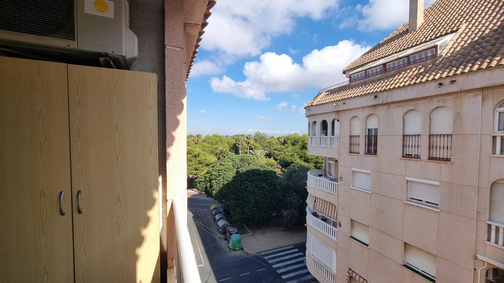 For sale - 2 Bedroom 1 Bathroom Apartment in Torrevieja - Acequion  - Alicante