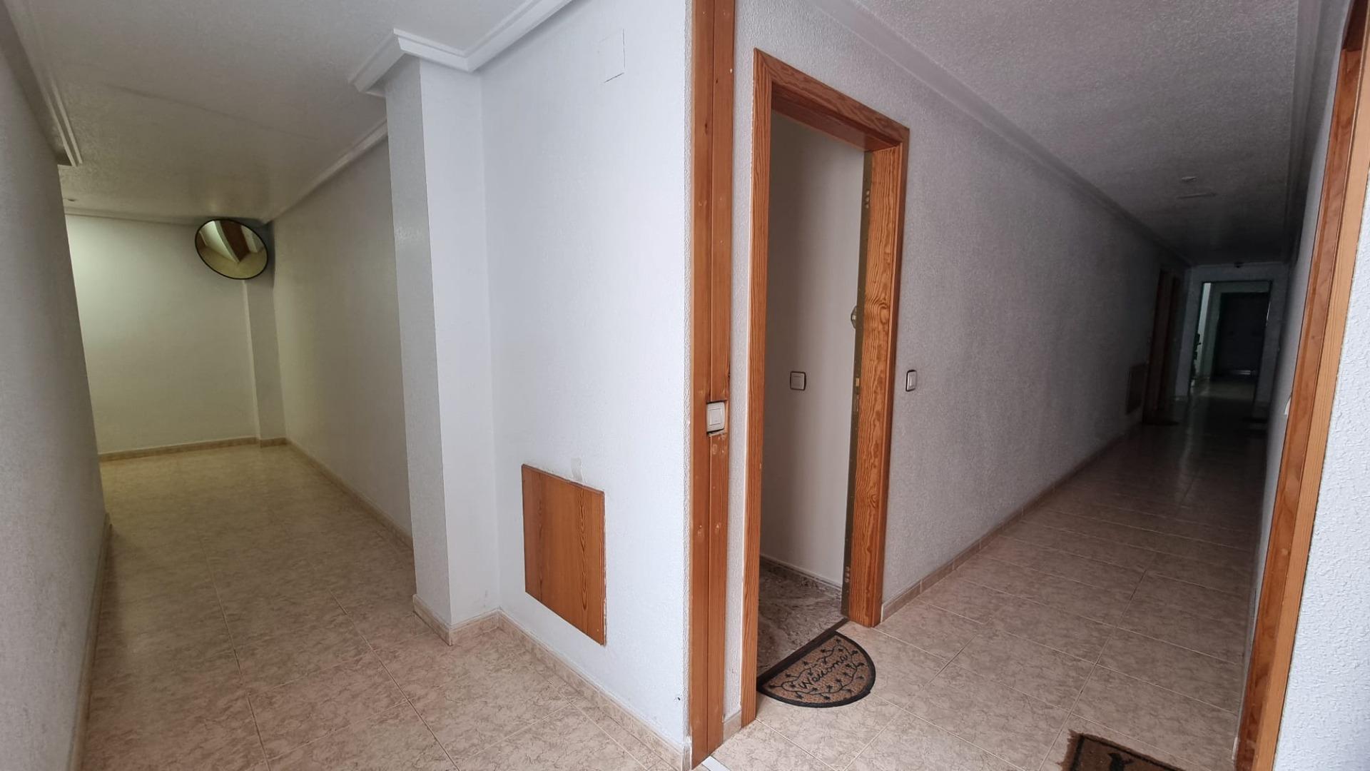 For sale - 2 Bedroom 1 Bathroom Apartment in Torrevieja - Acequion  - Alicante