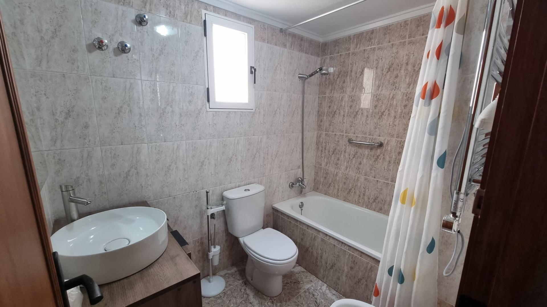For sale - 2 Bedroom 1 Bathroom Apartment in Torrevieja - Acequion  - Alicante