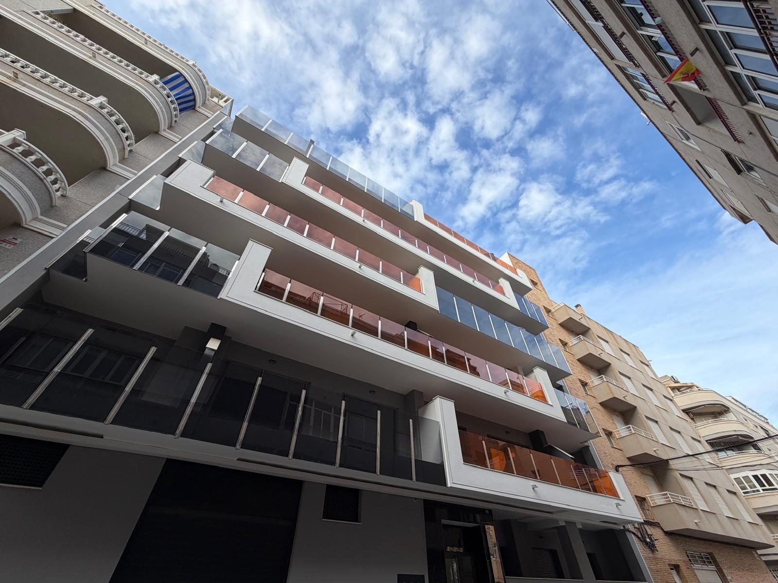 For sale - 3 Bedroom 2 Bathroom Apartment in Torrevieja - Estacion De Autobuses  - Alicante