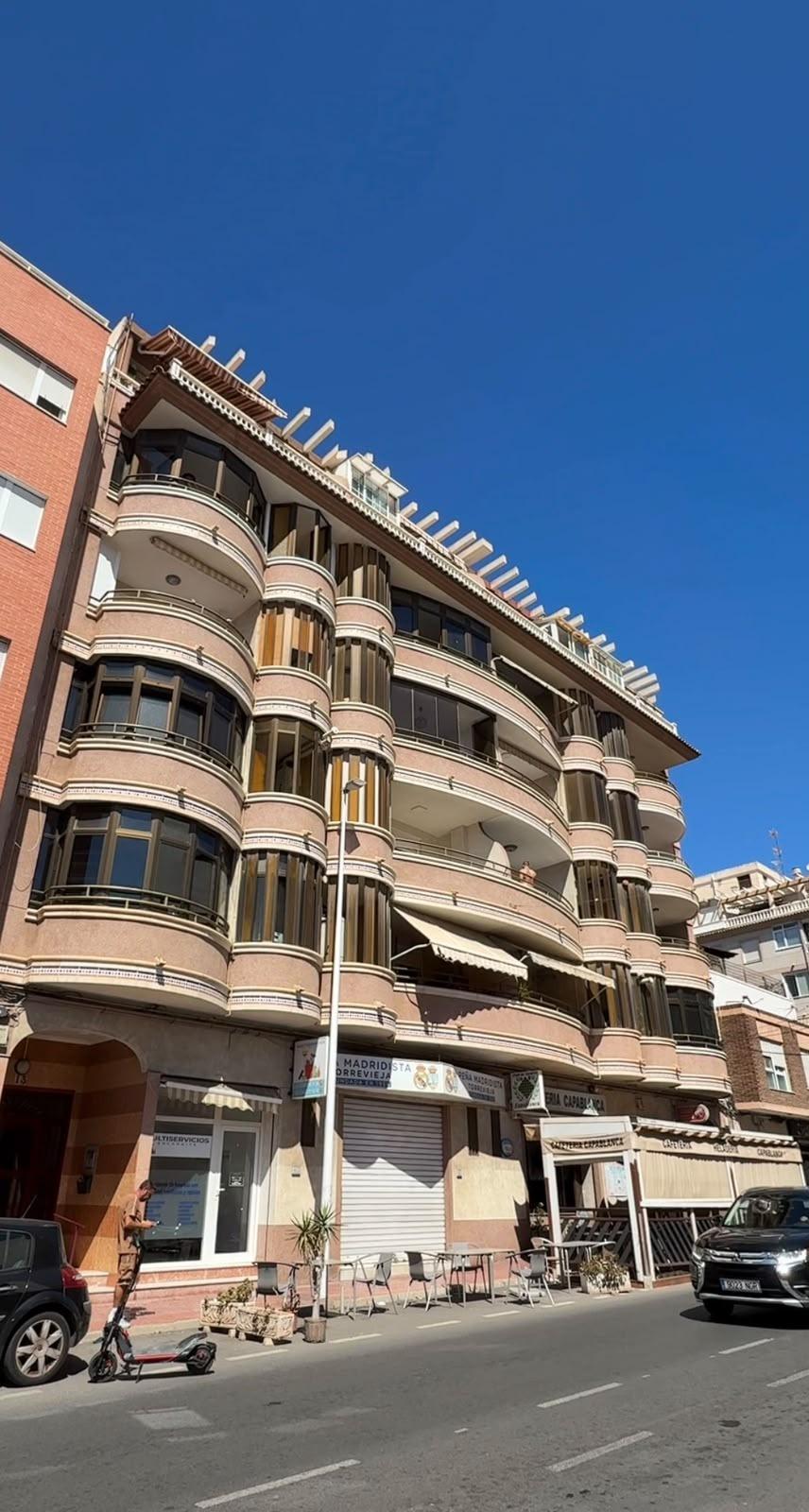 For sale - 3 Bedroom 2 Bathroom Apartment in Torrevieja - Acequion  - Alicante
