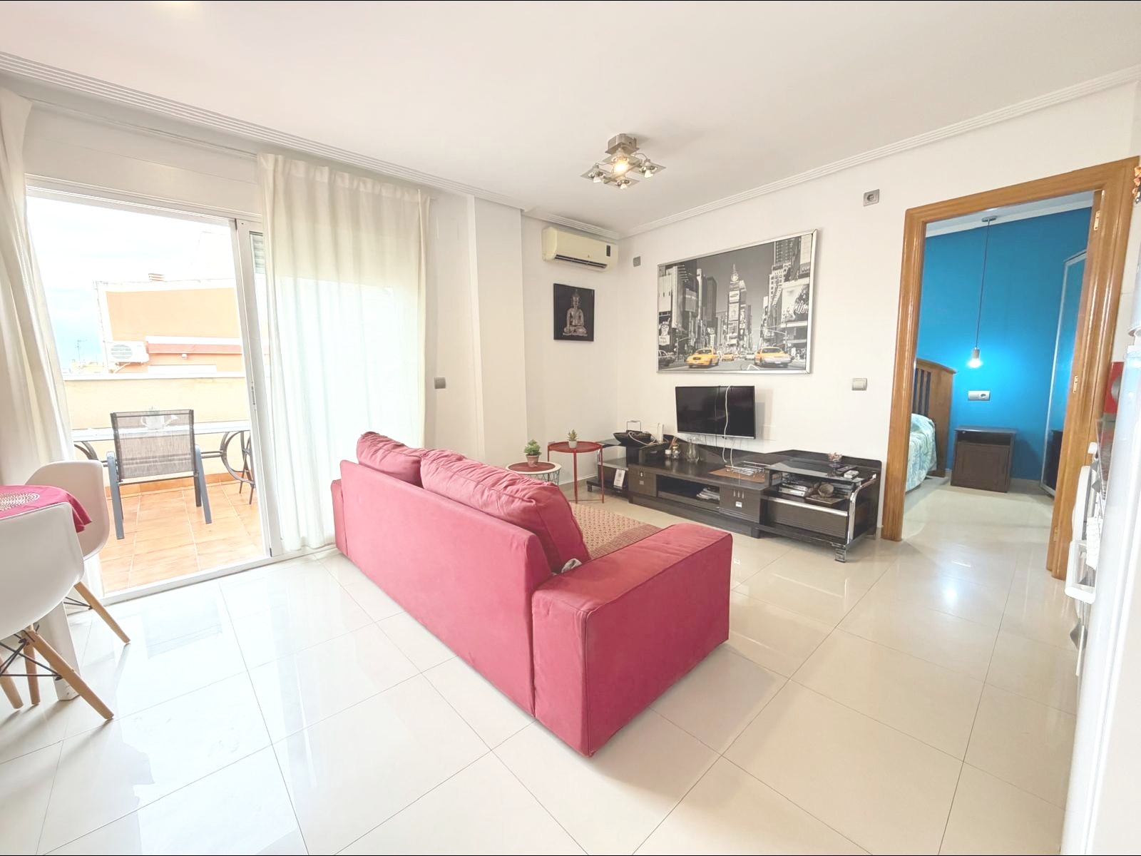 For sale - 2 Bedroom 1 Bathroom Penthouse in Torrevieja - Centro  - Alicante