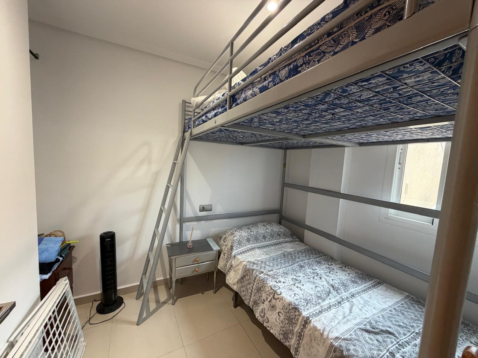 For sale - 2 Bedroom 1 Bathroom Penthouse in Torrevieja - Centro  - Alicante