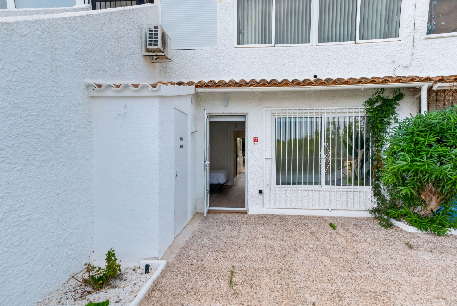 For sale - 2 Bedroom 1 Bathroom Bungalow in Orihuela Costa - Costa Blanca  - Alicante