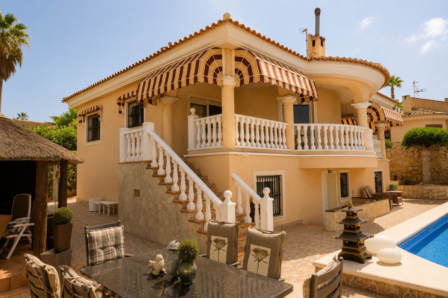 For sale - 4 Bedroom 3 Bathroom Villa in Rojales - Inland  - Alicante