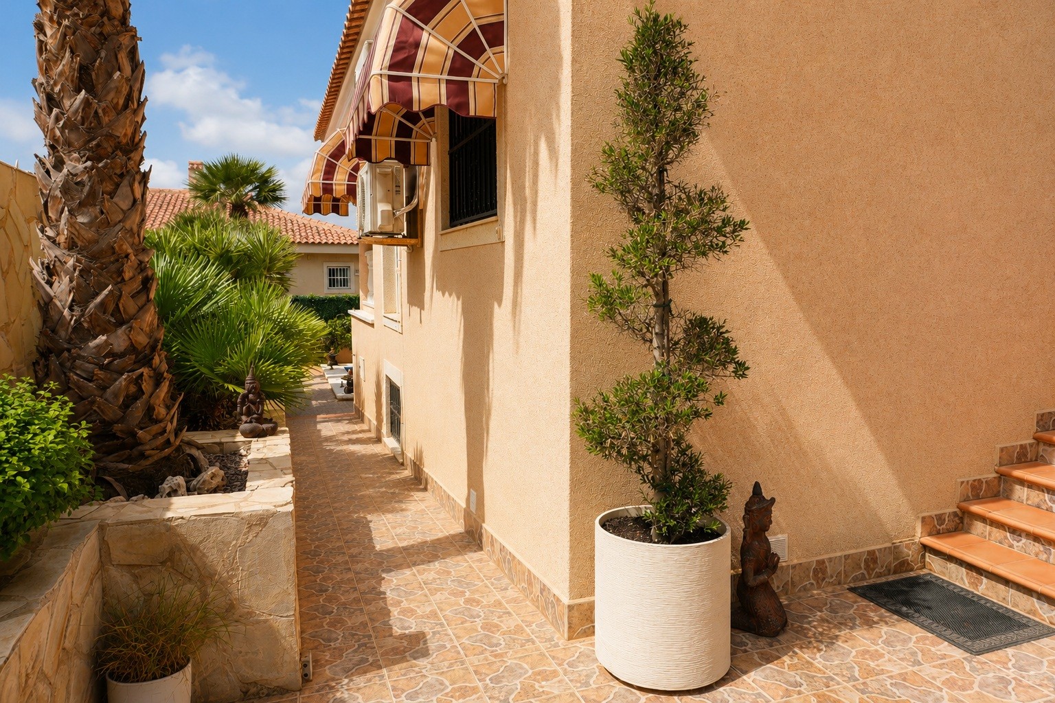 For sale - 4 Bedroom 3 Bathroom Villa in Rojales - Inland  - Alicante