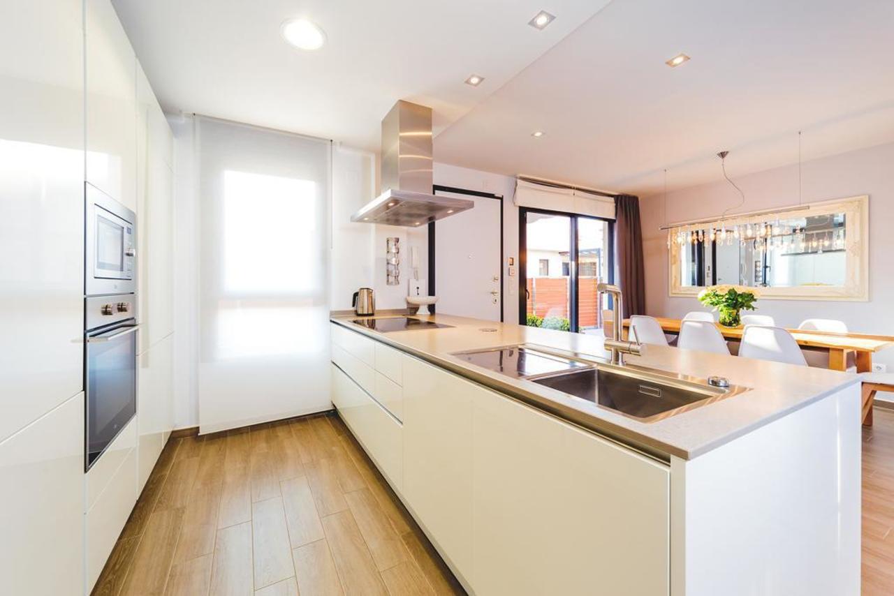 For sale - 5 Bedroom 3 Bathroom Villa in Torrevieja - Costa Blanca  - Alicante