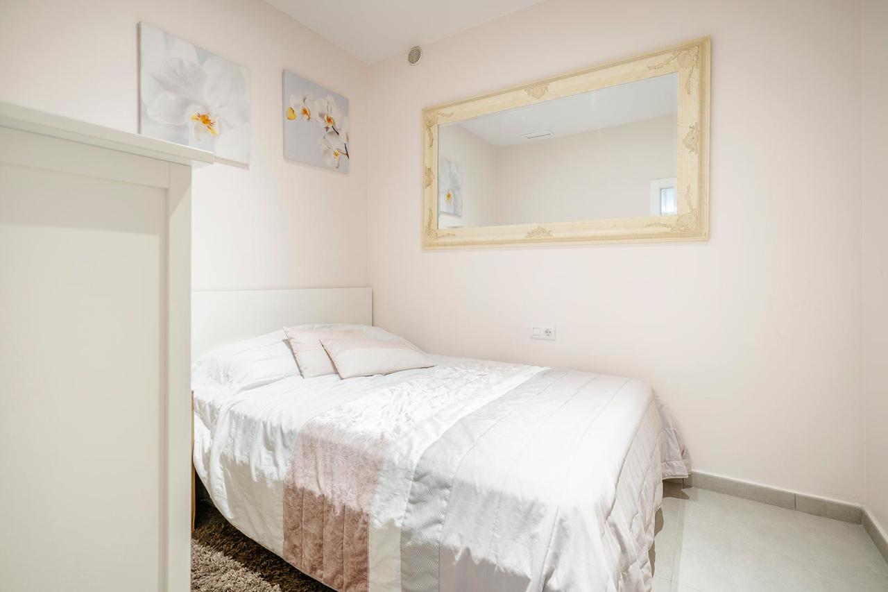 For sale - 5 Bedroom 3 Bathroom Villa in Torrevieja - Costa Blanca  - Alicante