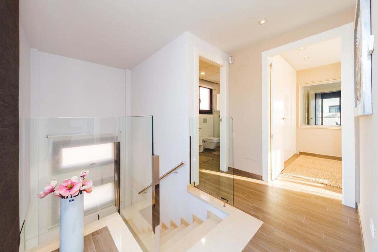 For sale - 5 Bedroom 3 Bathroom Villa in Torrevieja - Costa Blanca  - Alicante