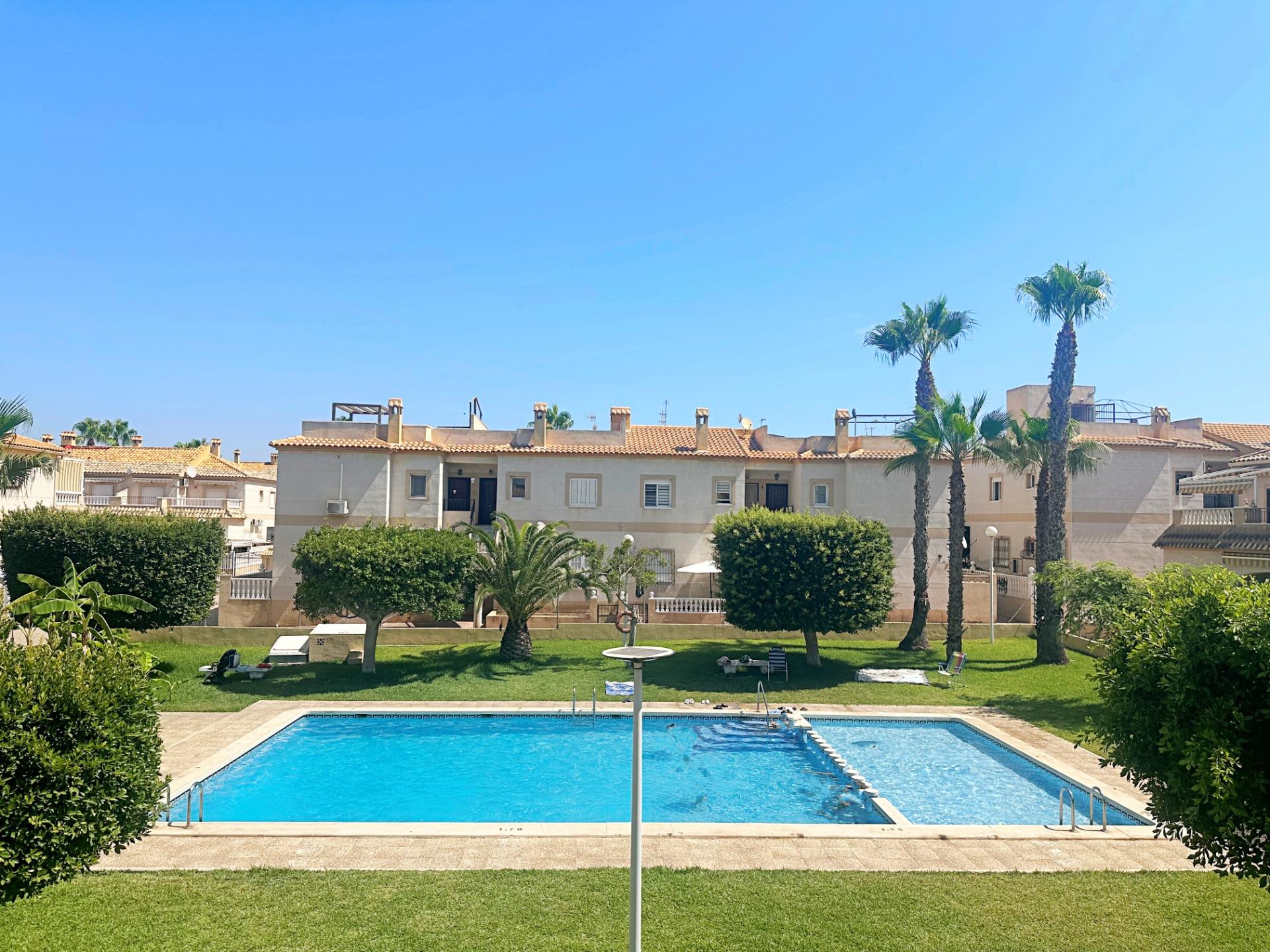 For sale - 2 Bedroom 1 Bathroom Bungalow in Torrevieja - aguas nuevas  - Alicante