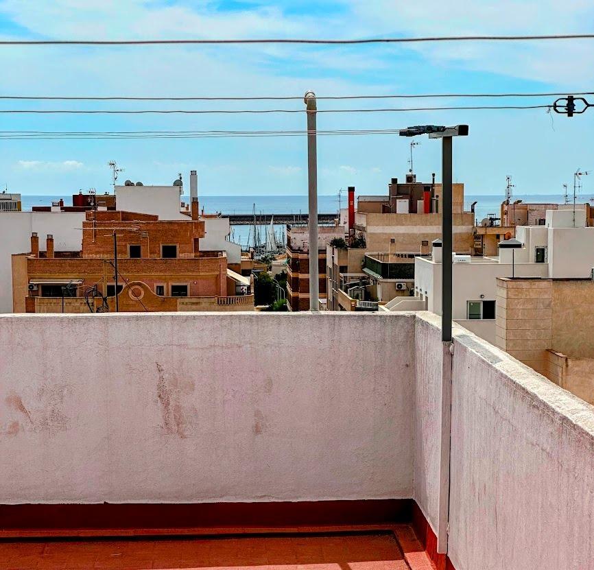 For sale - 2 Bedroom 1 Bathroom Apartment in Torrevieja - Centro  - Alicante