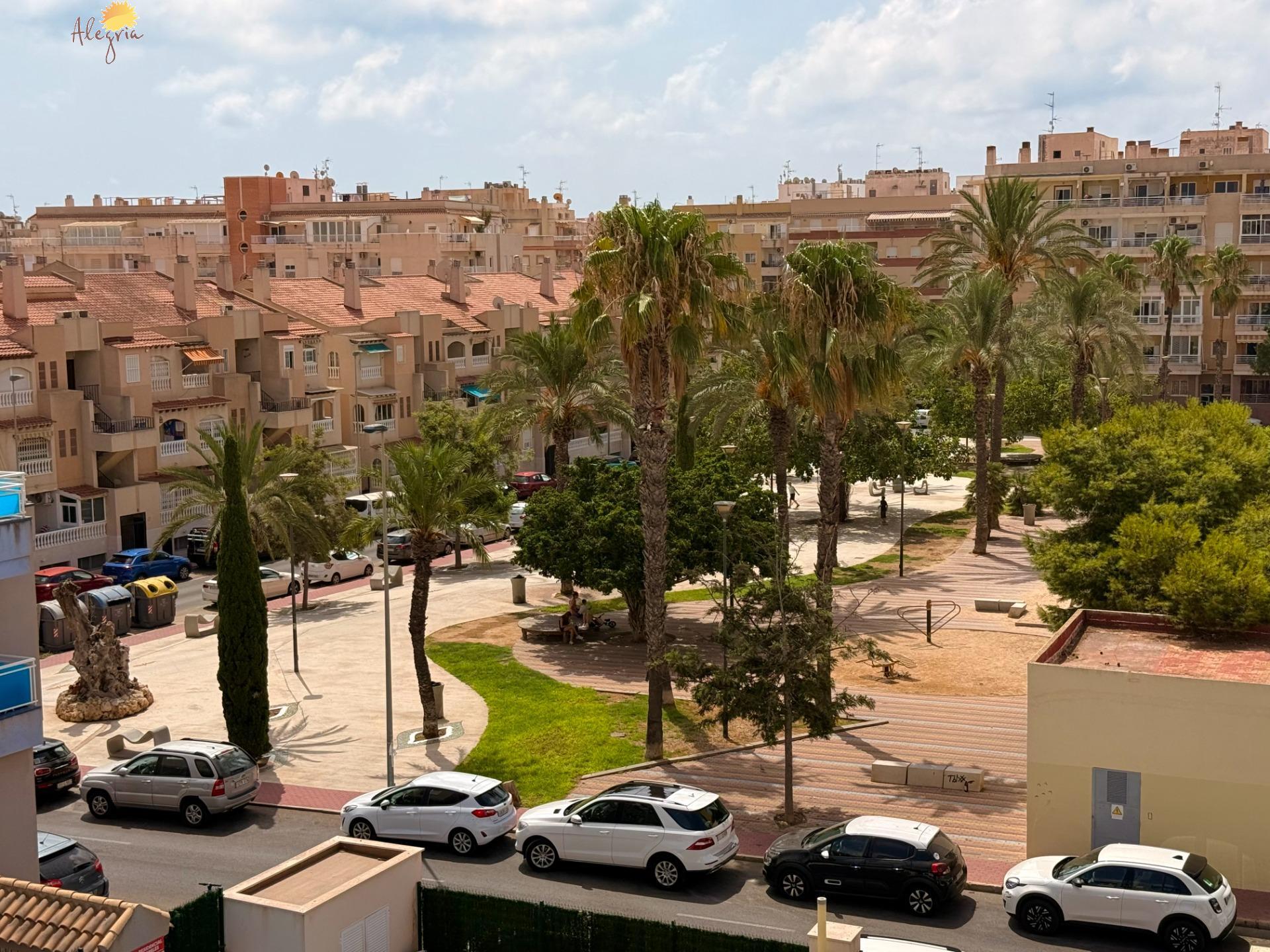 For sale - 2 Bedroom 1 Bathroom Apartment in Torrevieja - Estacion De Autobuses  - Alicante