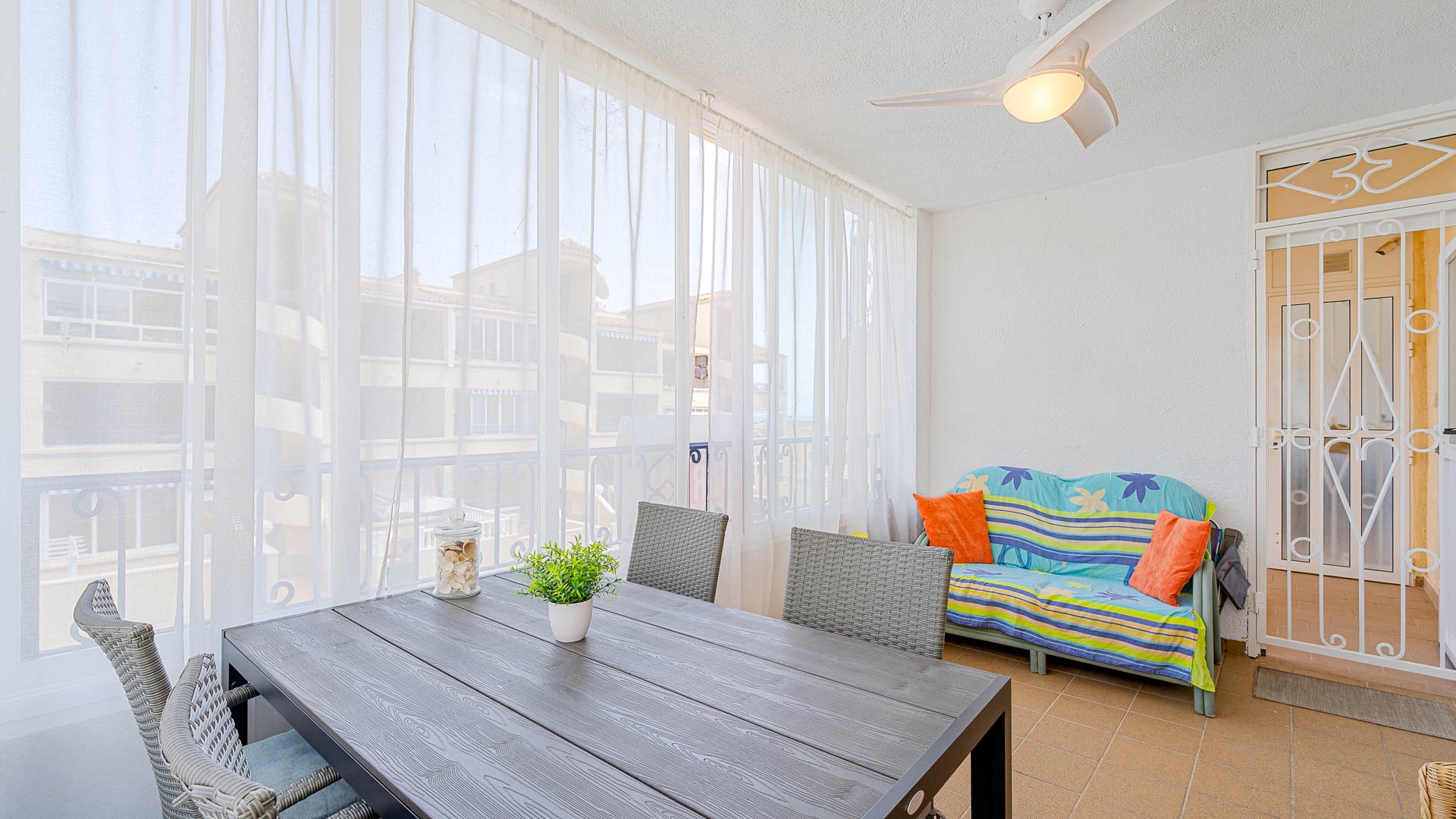 For sale - 2 Bedroom 1 Bathroom Apartament in Punta Prima - Punta Prima  - Alicante