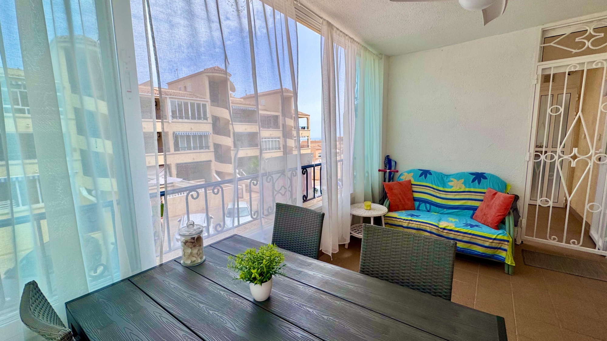 For sale - 2 Bedroom 1 Bathroom Apartament in Punta Prima - Punta Prima  - Alicante