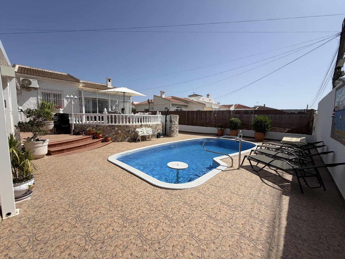For sale - 3 Bedroom 3 Bathroom Bungalow in Torrevieja - , San Luis, Alicante, Spain - Alicante