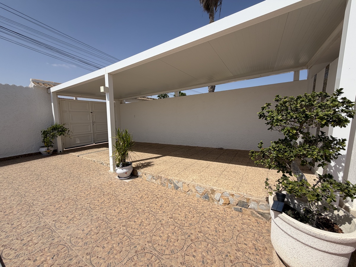 For sale - 3 Bedroom 3 Bathroom Bungalow in Torrevieja - , San Luis, Alicante, Spain - Alicante