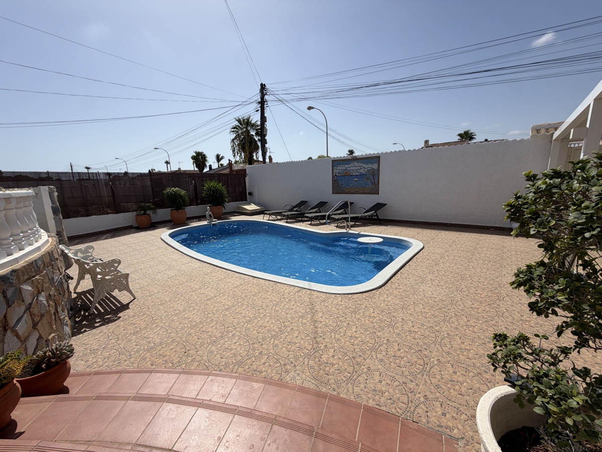 For sale - 3 Bedroom 3 Bathroom Bungalow in Torrevieja - , San Luis, Alicante, Spain - Alicante