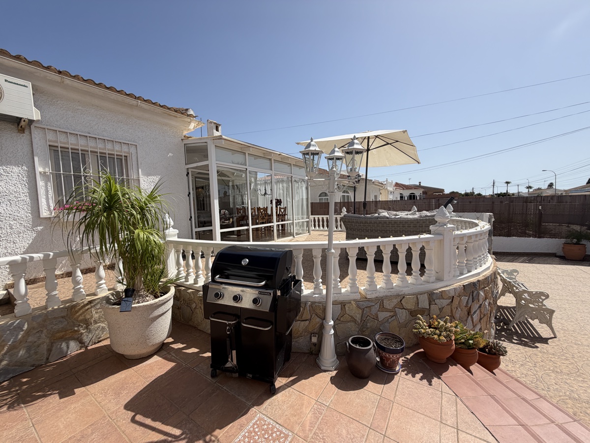 For sale - 3 Bedroom 3 Bathroom Bungalow in Torrevieja - , San Luis, Alicante, Spain - Alicante