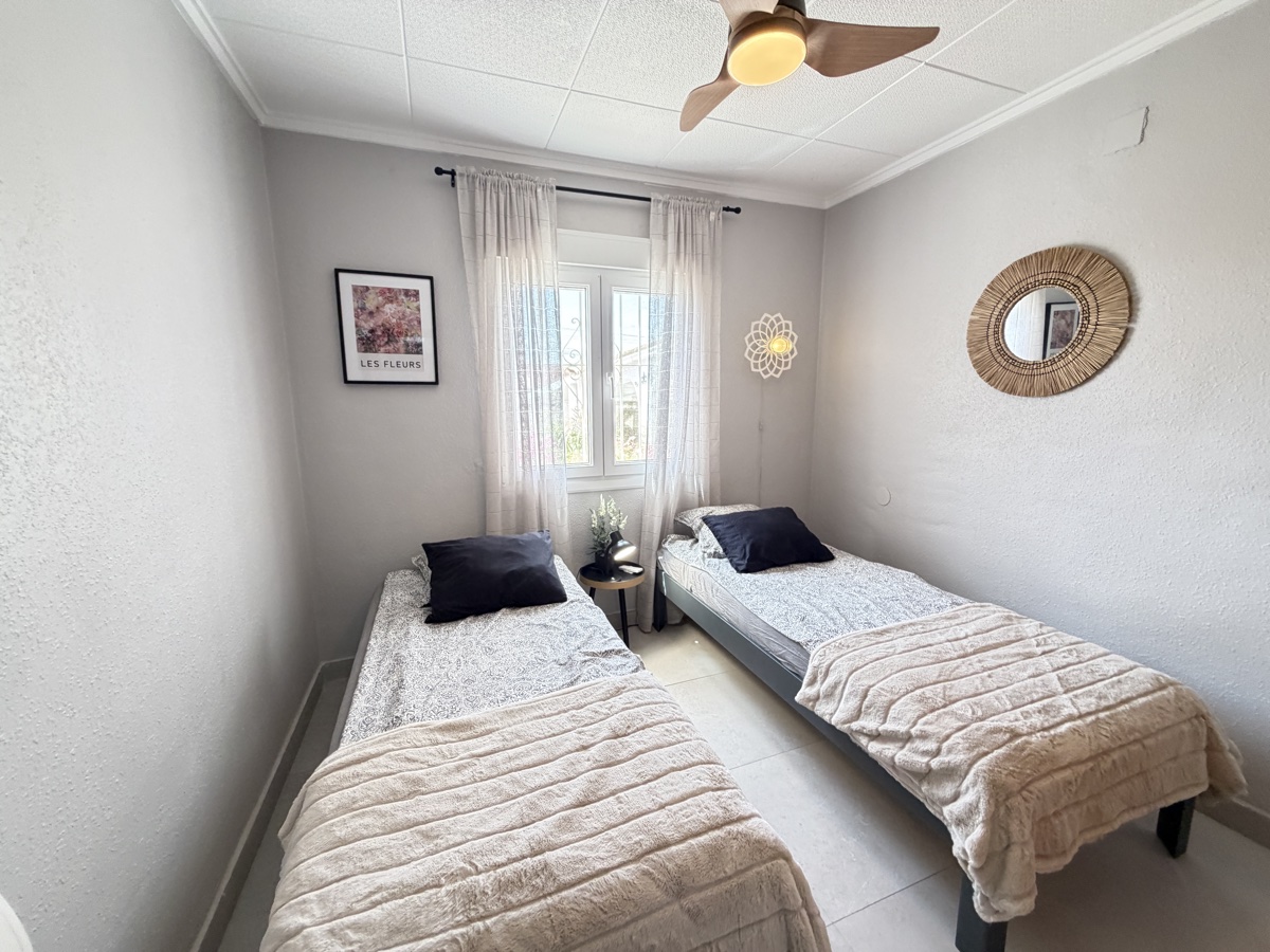 For sale - 3 Bedroom 3 Bathroom Bungalow in Torrevieja - , San Luis, Alicante, Spain - Alicante