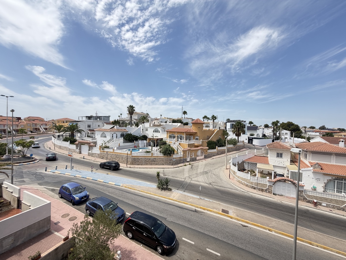 For sale - 2 Bedroom 1 Bathroom Penthouse Apartment in Villamartin - , Villamartin, Alicante, Spain - Alicante