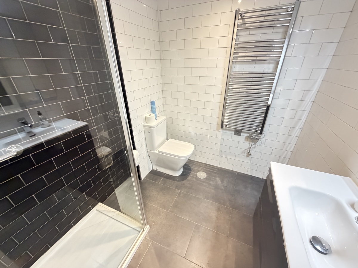 For sale - 2 Bedroom 1 Bathroom Penthouse Apartment in Villamartin - , Villamartin, Alicante, Spain - Alicante