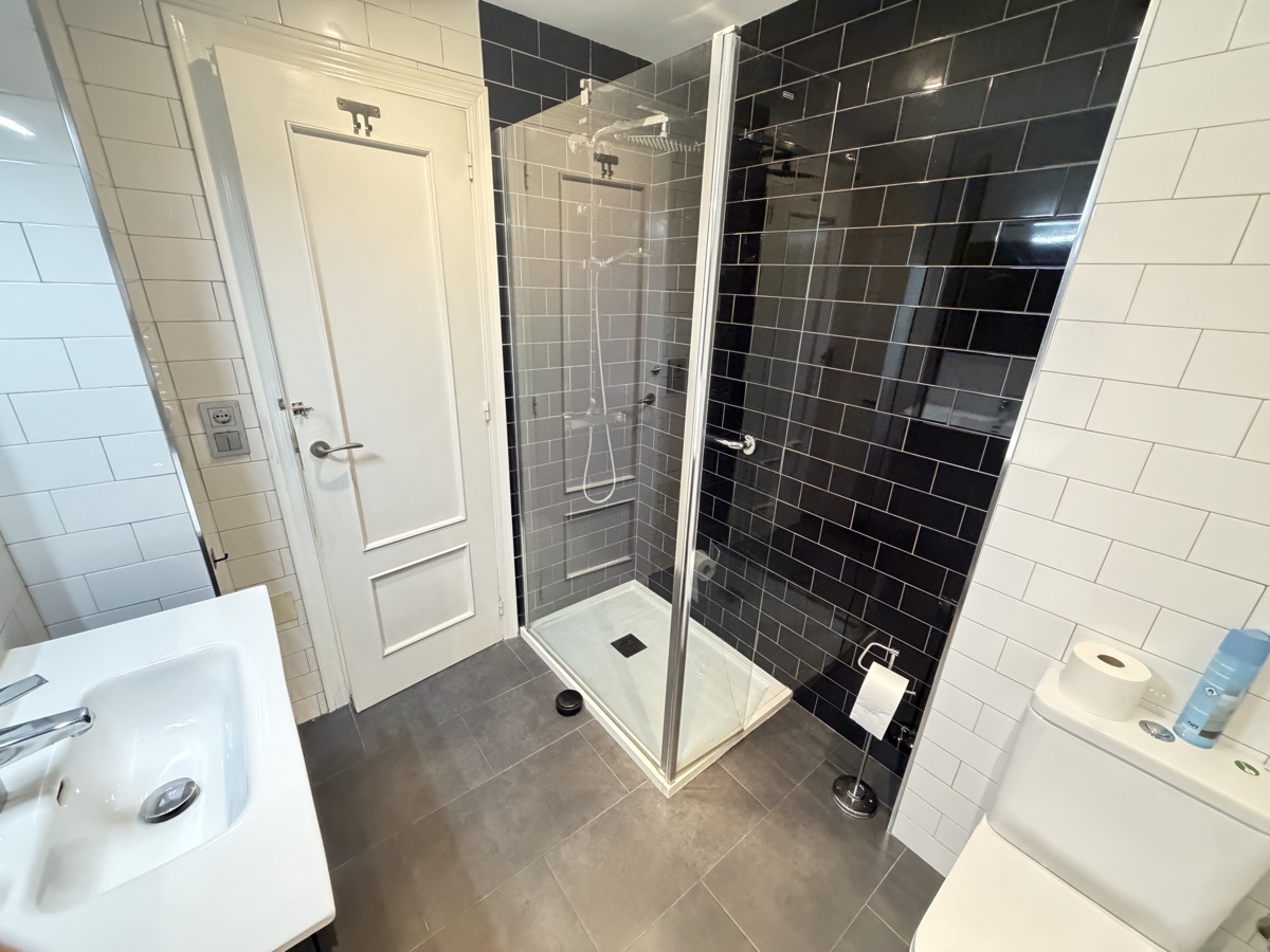 For sale - 2 Bedroom 1 Bathroom Penthouse Apartment in Villamartin - , Villamartin, Alicante, Spain - Alicante