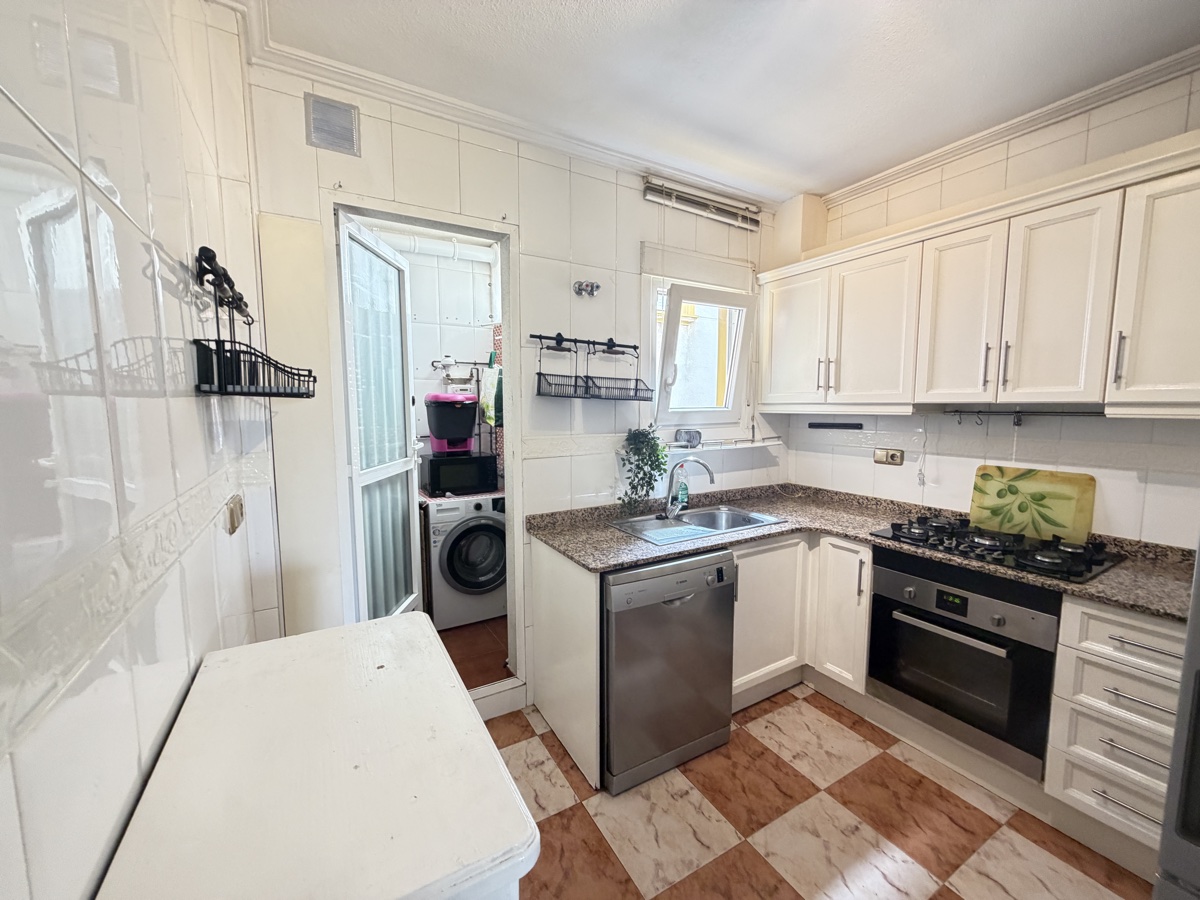 For sale - 2 Bedroom 1 Bathroom Penthouse Apartment in Villamartin - , Villamartin, Alicante, Spain - Alicante