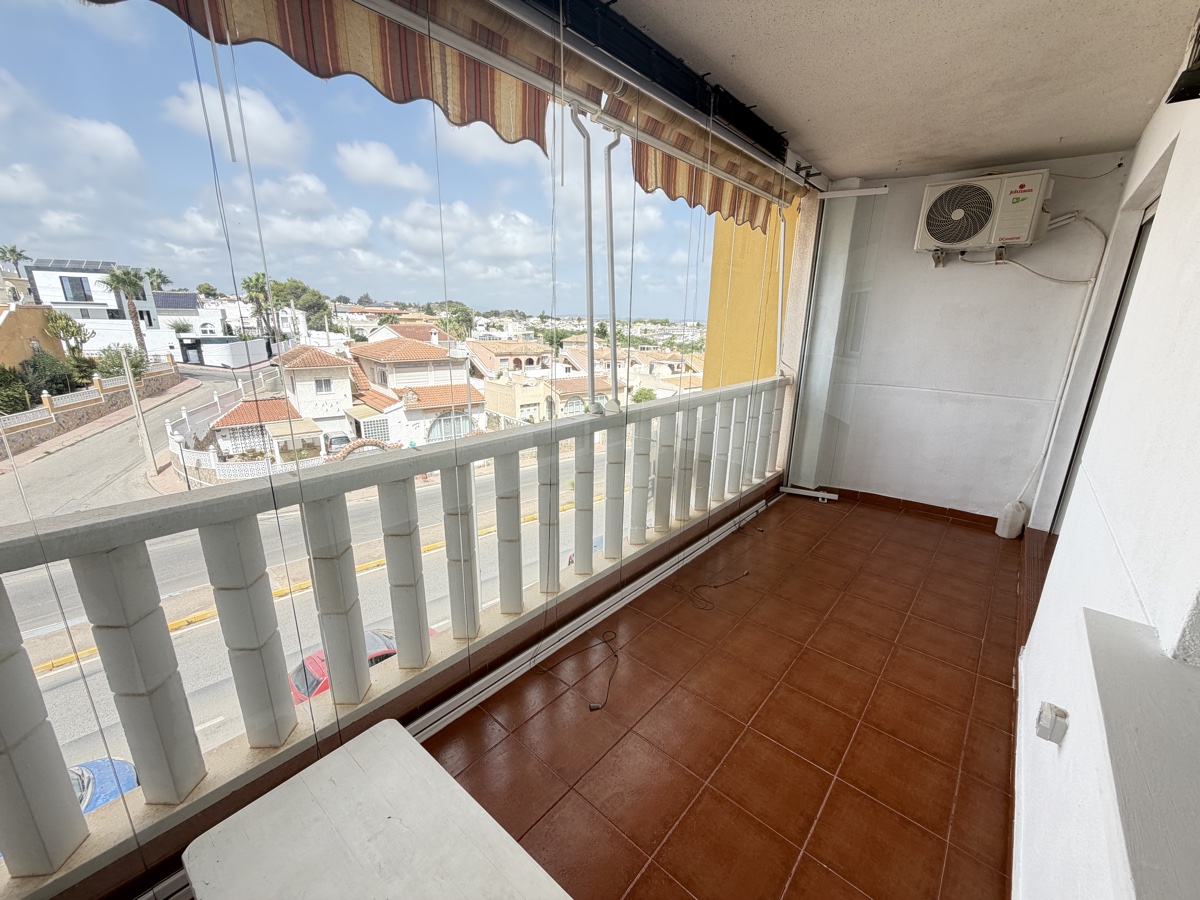 For sale - 2 Bedroom 1 Bathroom Penthouse Apartment in Villamartin - , Villamartin, Alicante, Spain - Alicante