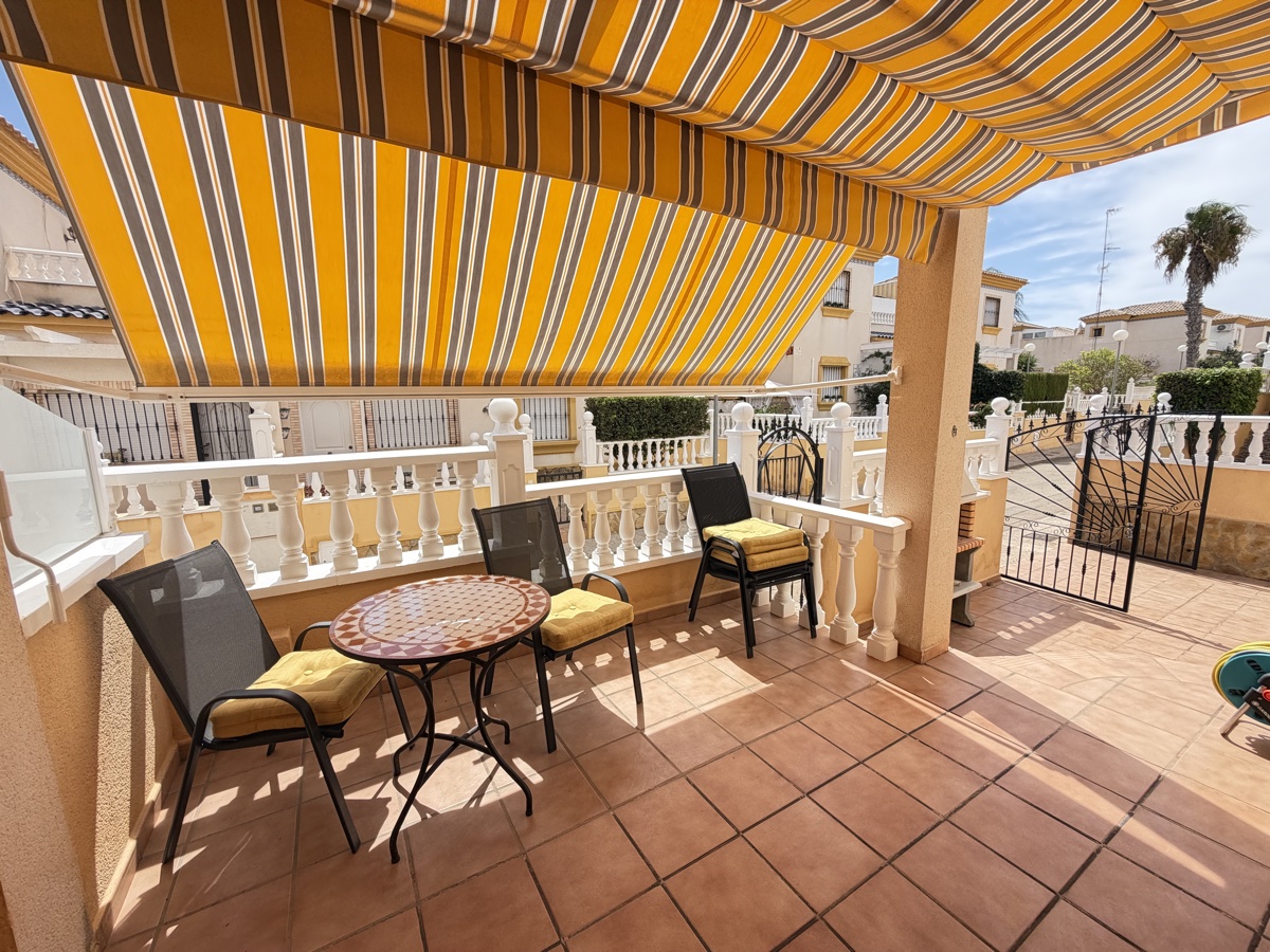 For sale - 3 Bedroom 2 Bathroom Quad in Villamartin - , Villamartin, Alicante, Spain - Alicante