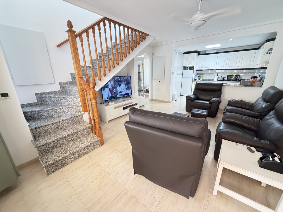 For sale - 3 Bedroom 2 Bathroom Quad in Villamartin - , Villamartin, Alicante, Spain - Alicante