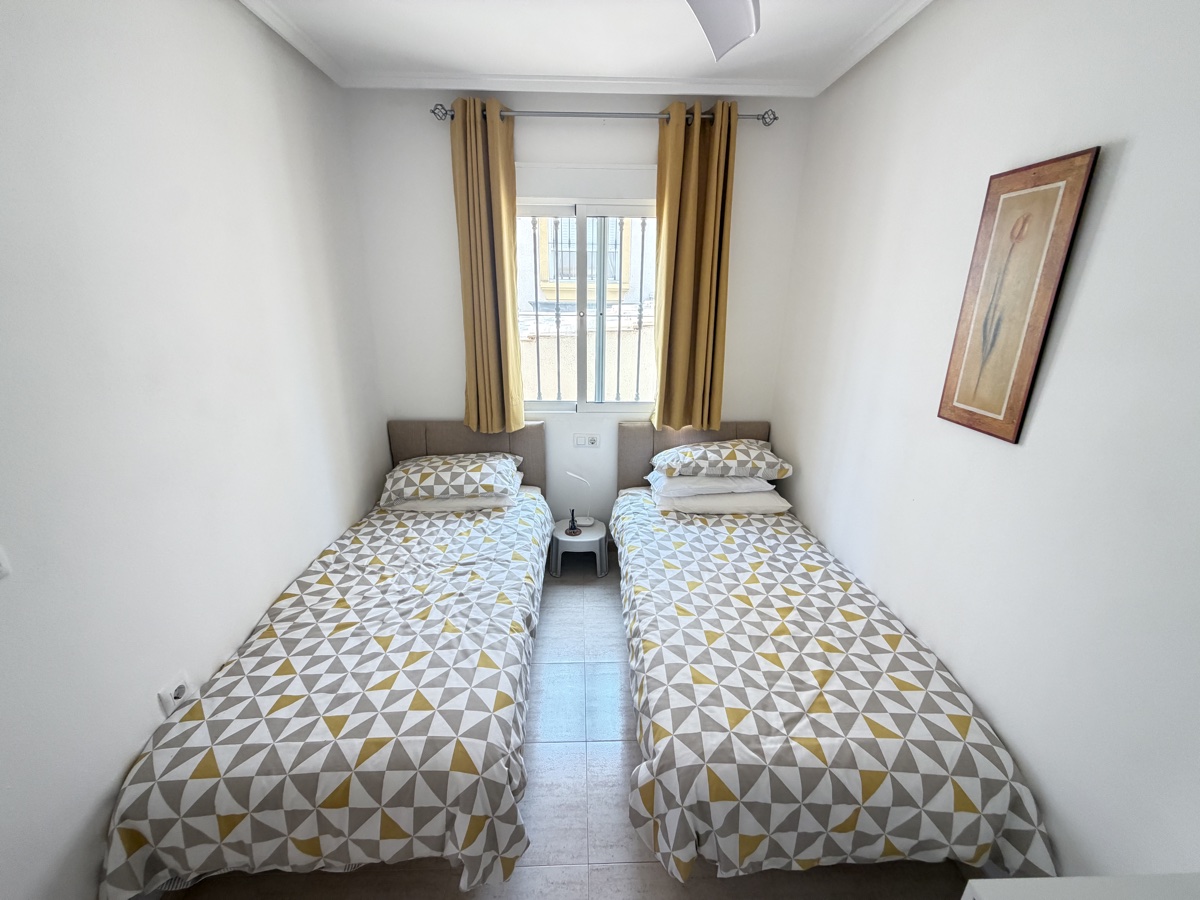 For sale - 3 Bedroom 2 Bathroom Quad in Villamartin - , Villamartin, Alicante, Spain - Alicante