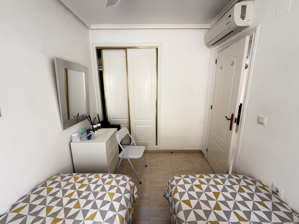 For sale - 3 Bedroom 2 Bathroom Quad in Villamartin - , Villamartin, Alicante, Spain - Alicante