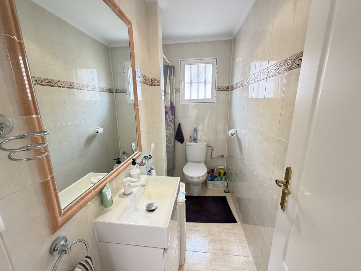 For sale - 3 Bedroom 2 Bathroom Quad in Villamartin - , Villamartin, Alicante, Spain - Alicante