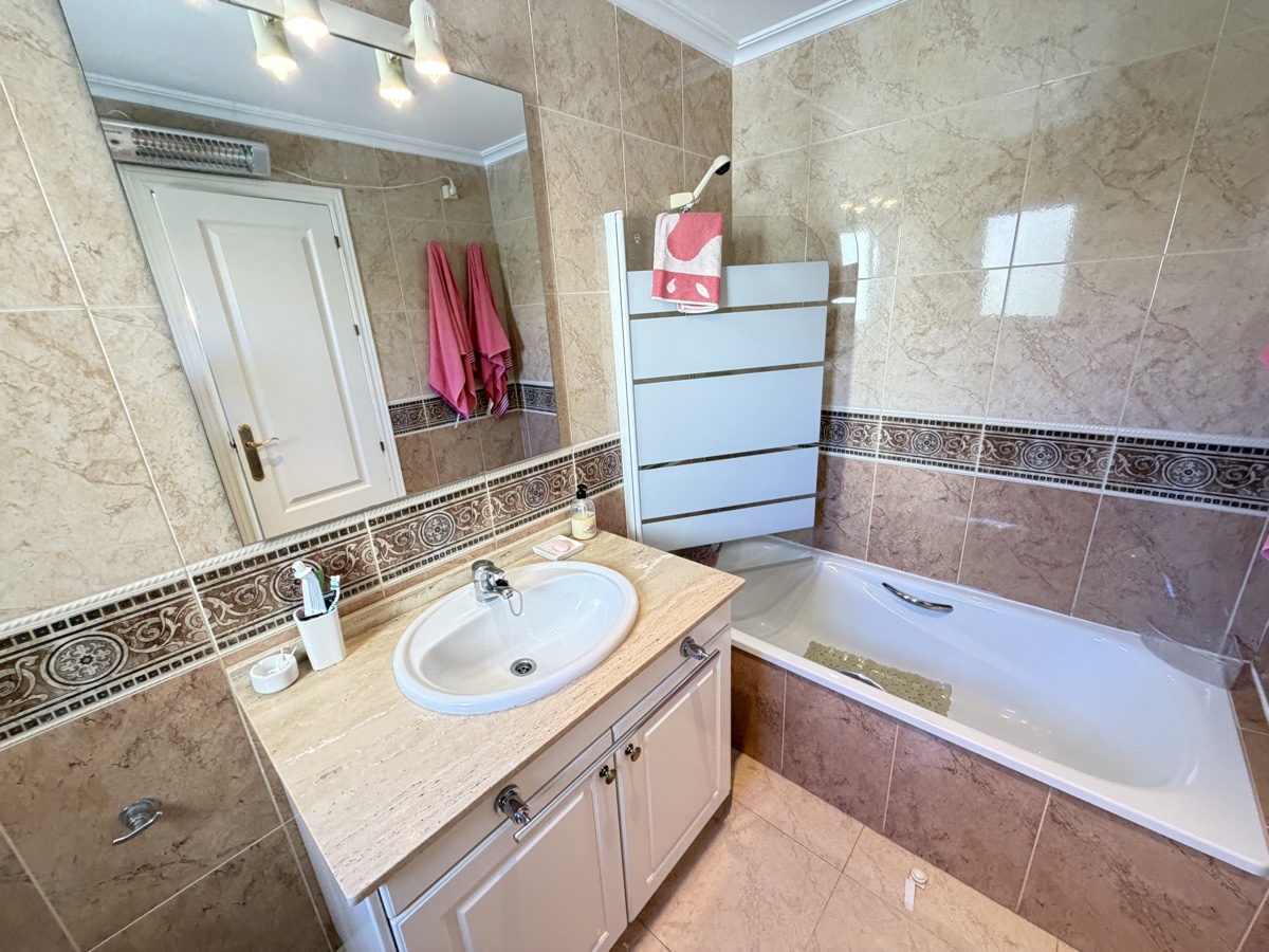 For sale - 2 Bedroom 2 Bathroom Townhouse in Campoamor Golf, Villamartin - , Campoamor Golf, Alicante, Spain - Alicante