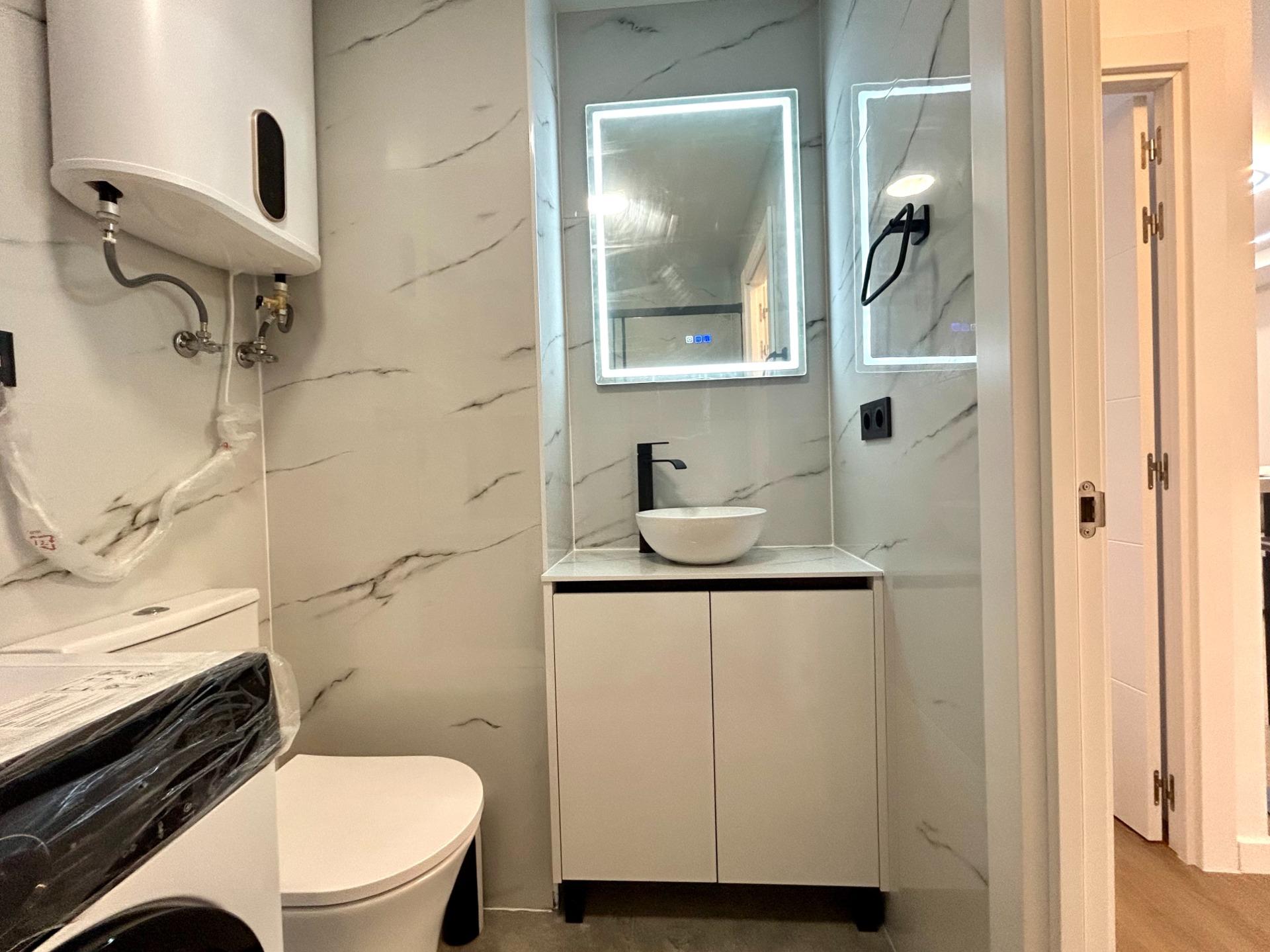 For sale - 2 Bedroom 1 Bathroom Apartment in Torrevieja - Punta Prima  - Alicante
