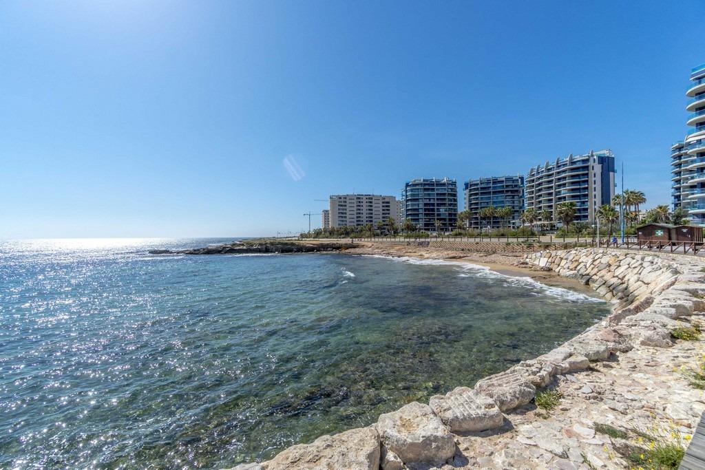 For sale - 2 Bedroom 1 Bathroom Apartment in Torrevieja - Punta Prima  - Alicante