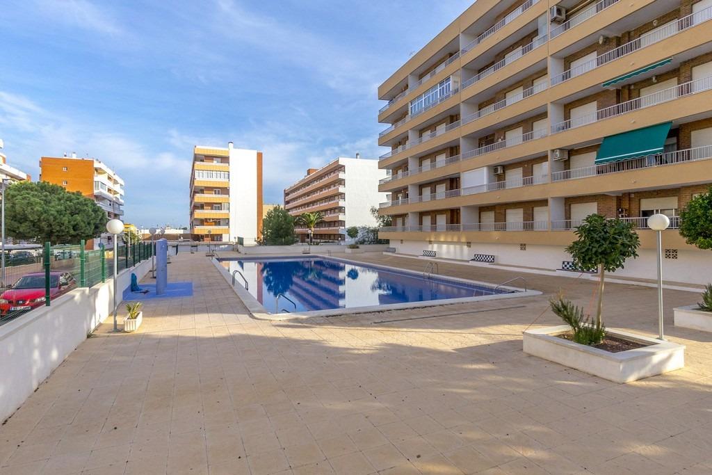 For sale - 2 Bedroom 1 Bathroom Apartment in Torrevieja - Punta Prima  - Alicante