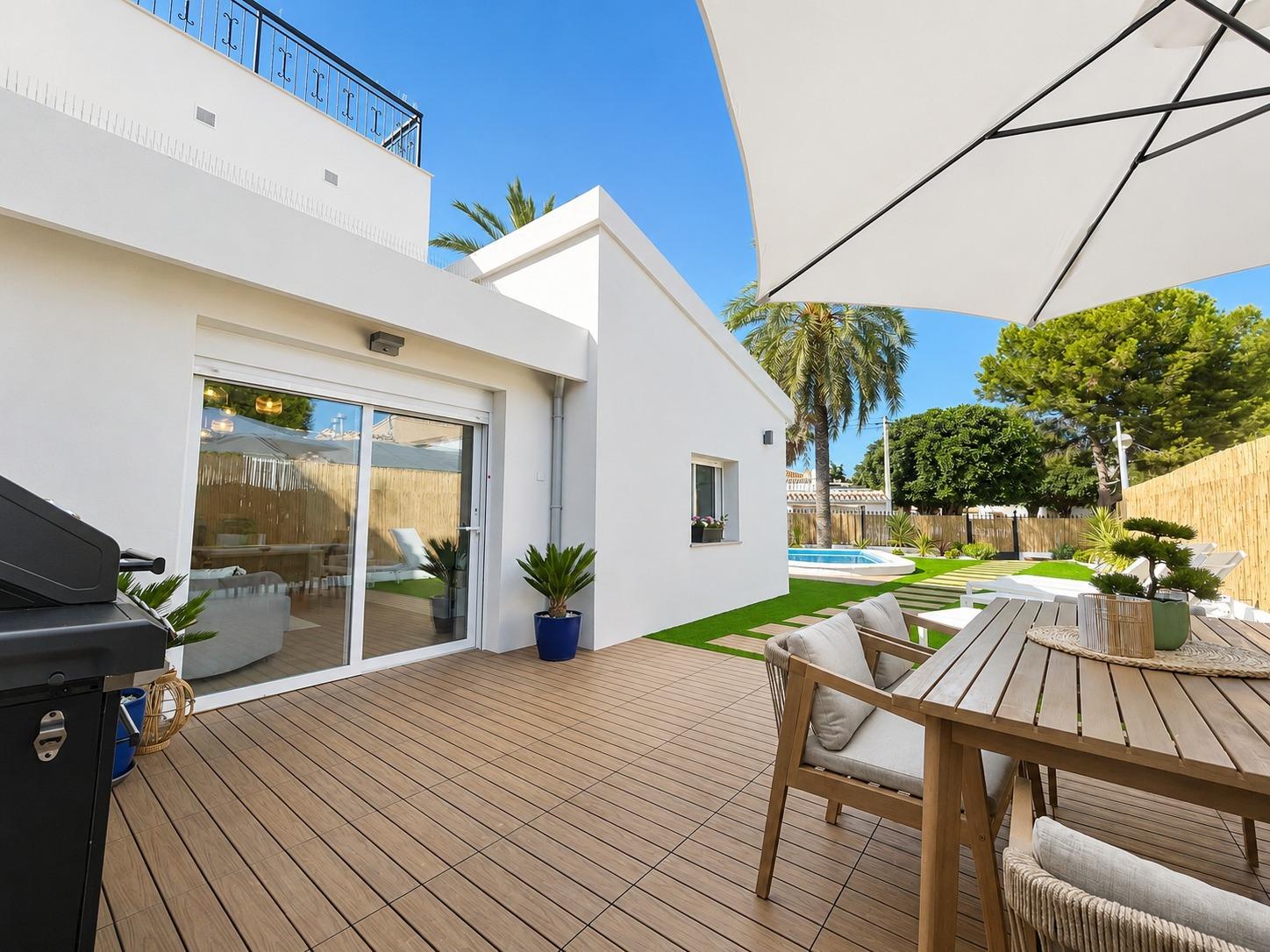 For sale - 4 Bedroom 2 Bathroom Semi in Punta Prima  - Punta Prima  - Alicante