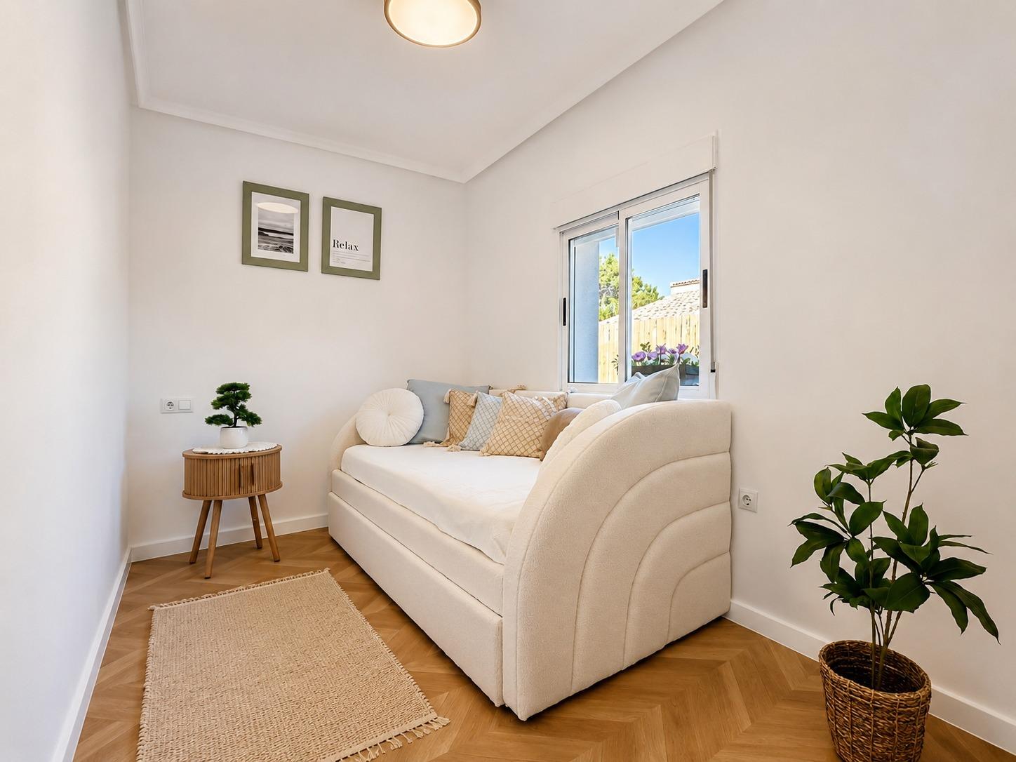 For sale - 4 Bedroom 2 Bathroom Semi in Punta Prima  - Punta Prima  - Alicante