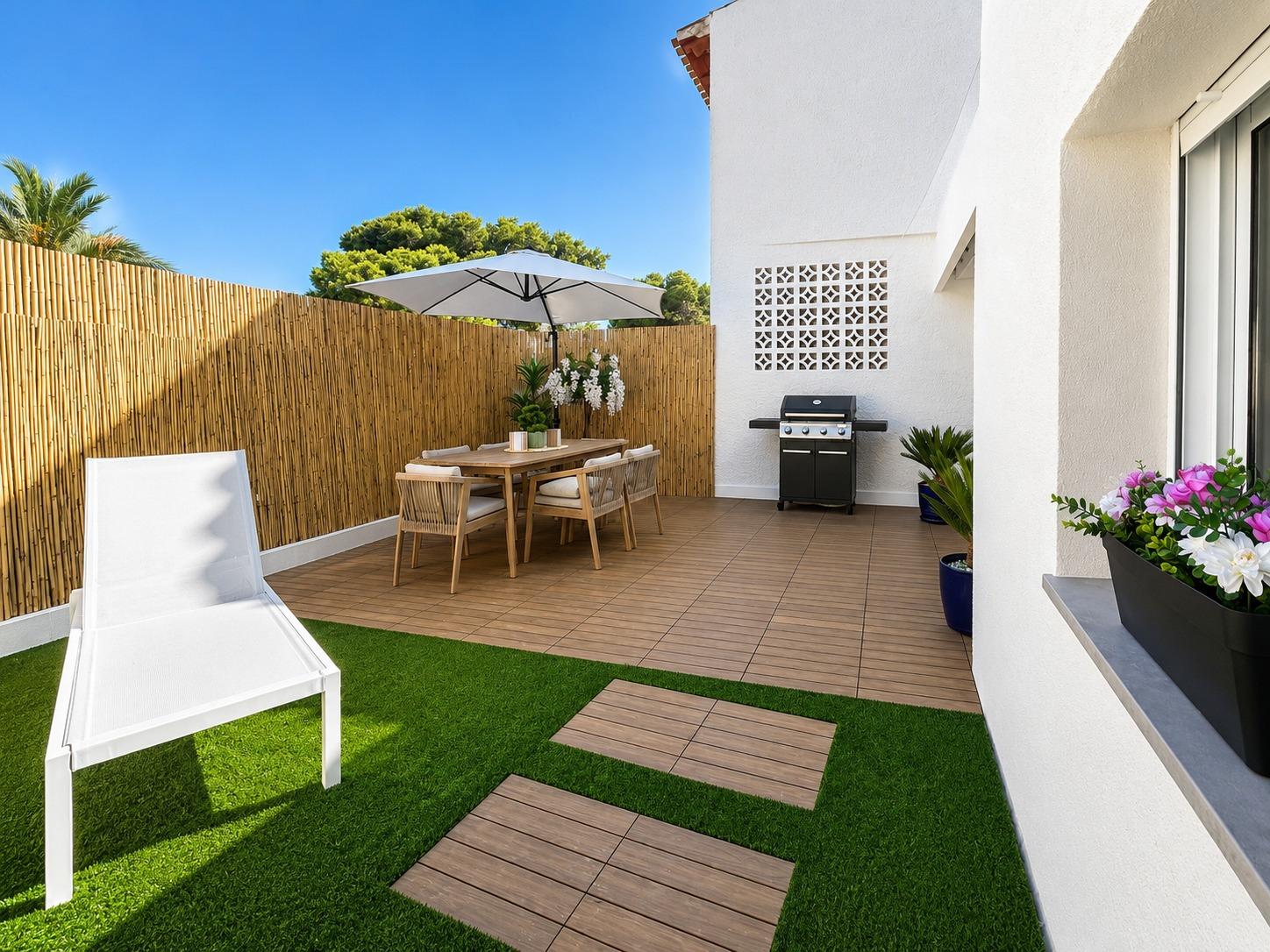 For sale - 4 Bedroom 2 Bathroom Semi in Punta Prima  - Punta Prima  - Alicante