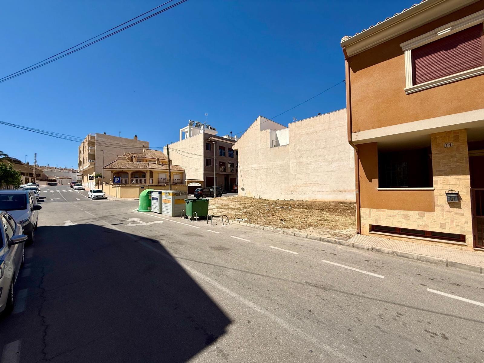 For sale - Plot in San Miguel de Salinas - CENTRO URBANO  - Alicante