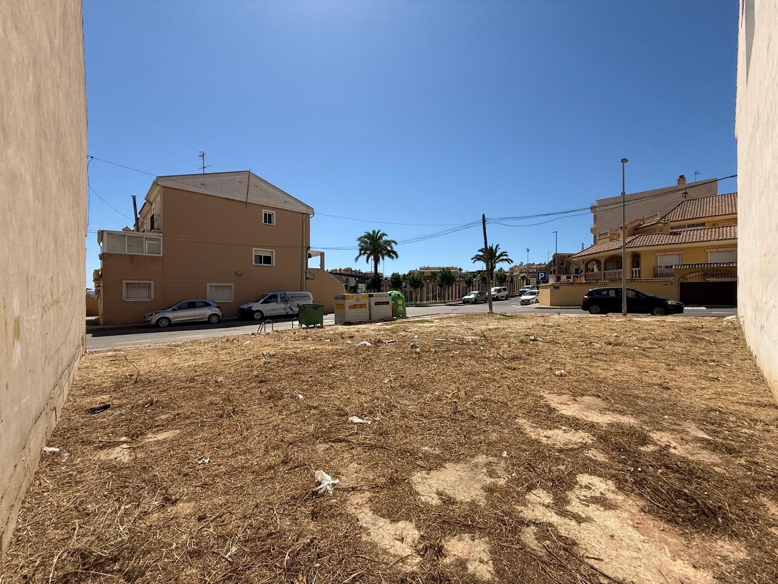 For sale - Plot in San Miguel de Salinas - CENTRO URBANO  - Alicante