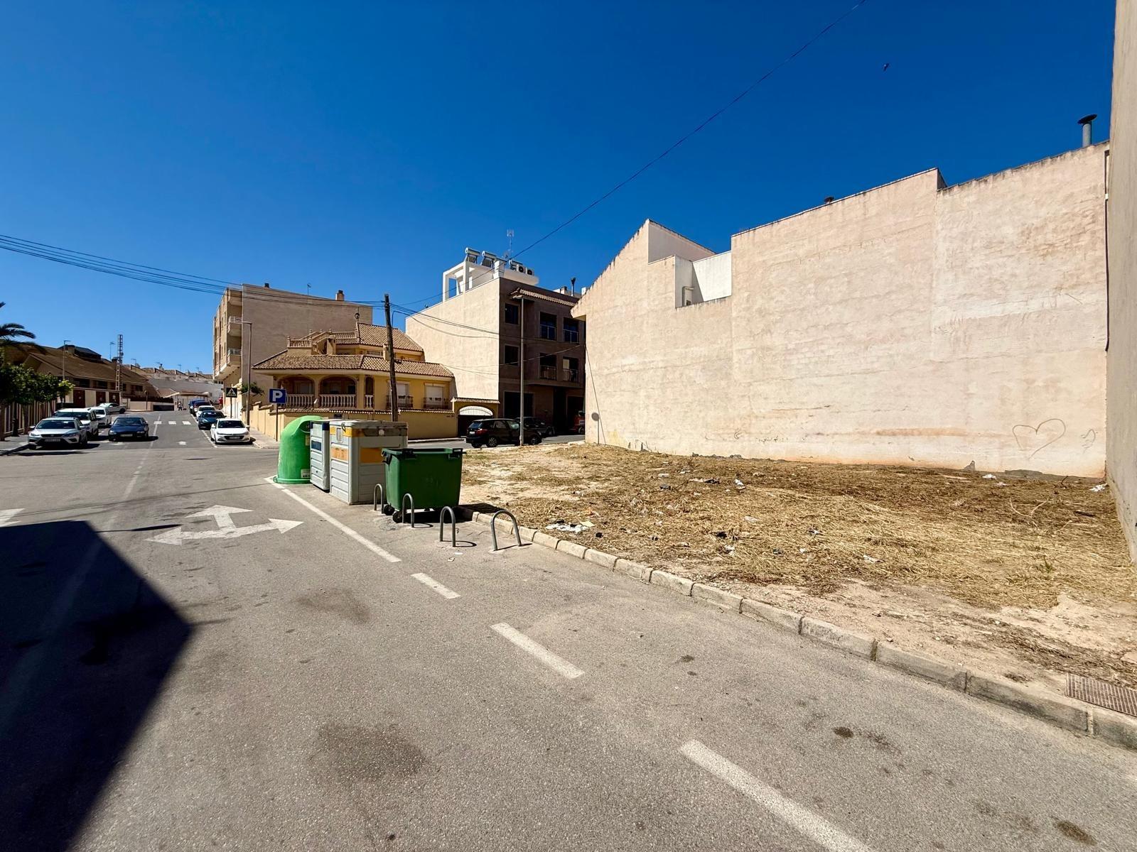 For sale - Plot in San Miguel de Salinas - CENTRO URBANO  - Alicante