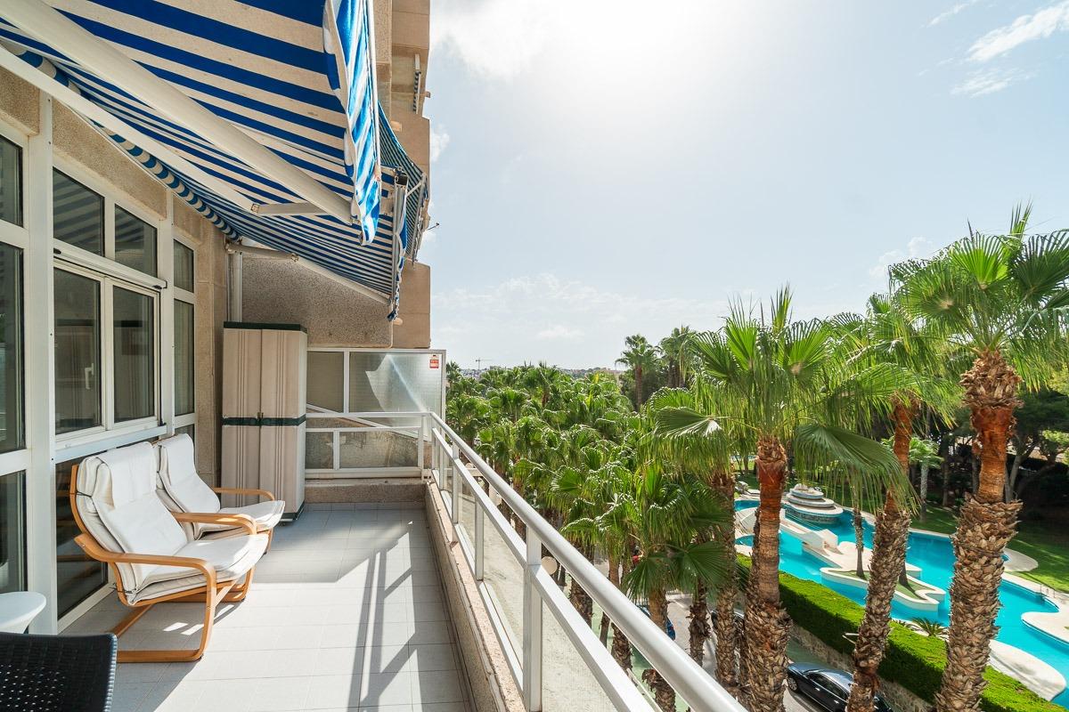 For sale - 3 Bedroom 1 Bathroom Apartment in Orihuela Costa - Campoamor  - Alicante