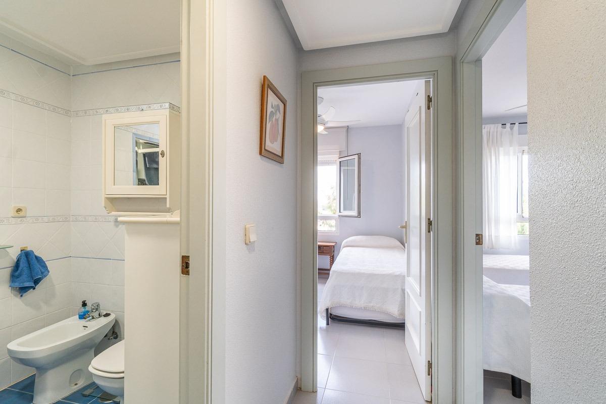 For sale - 3 Bedroom 1 Bathroom Apartment in Orihuela Costa - Campoamor  - Alicante