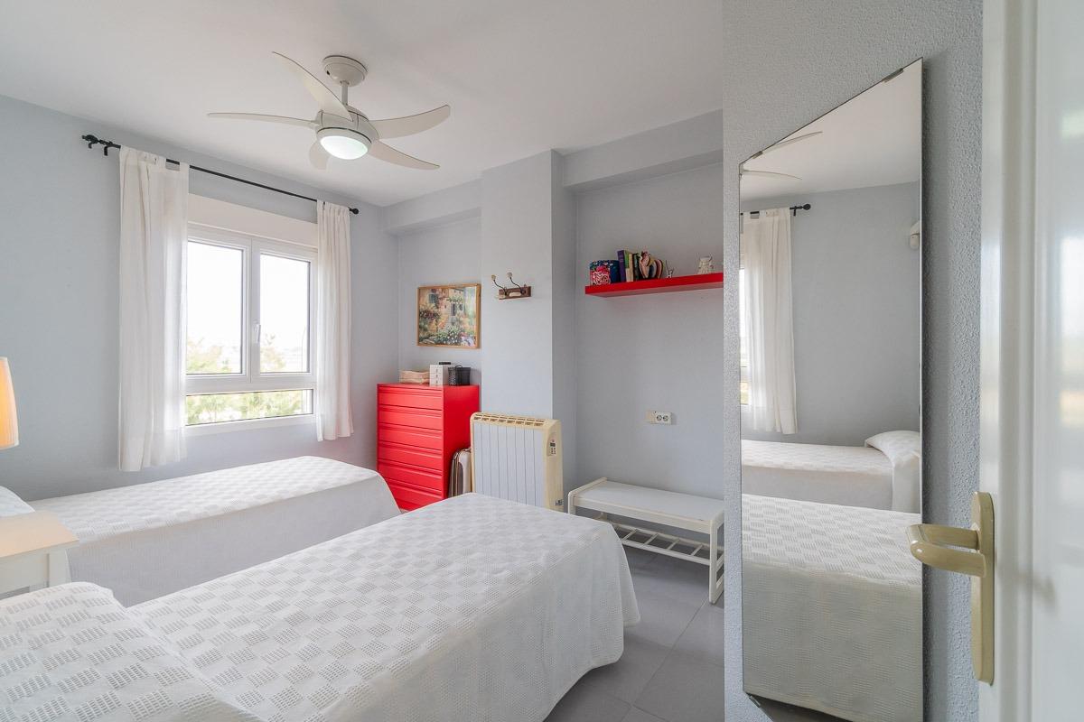 For sale - 3 Bedroom 1 Bathroom Apartment in Orihuela Costa - Campoamor  - Alicante