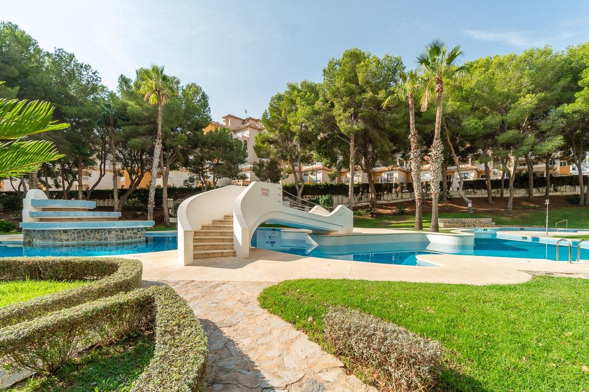 For sale - 3 Bedroom 1 Bathroom Apartment in Orihuela Costa - Campoamor  - Alicante