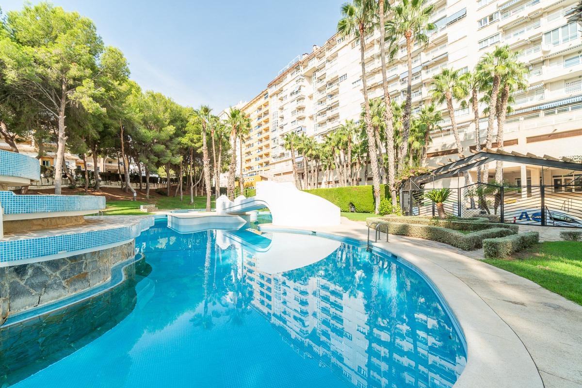For sale - 3 Bedroom 1 Bathroom Apartment in Orihuela Costa - Campoamor  - Alicante